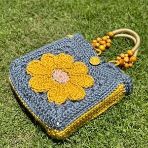 Elegant Blue Canvas Tote Bag with Spacious Interior